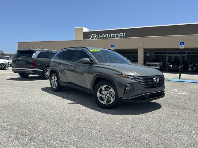 2024 Hyundai Tucson SEL in Hampton Gray — front three-quarter view