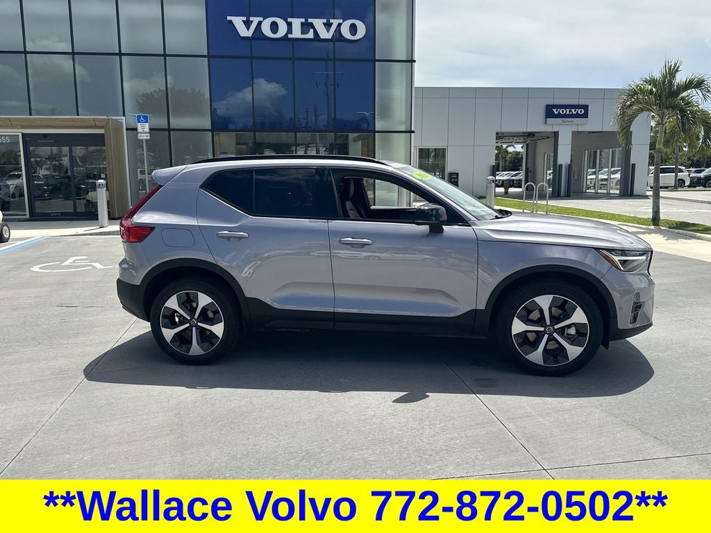 2026 Volvo XC40 — detail view