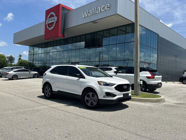 2022 Ford Edge SEL in Oxford White — front three-quarter view