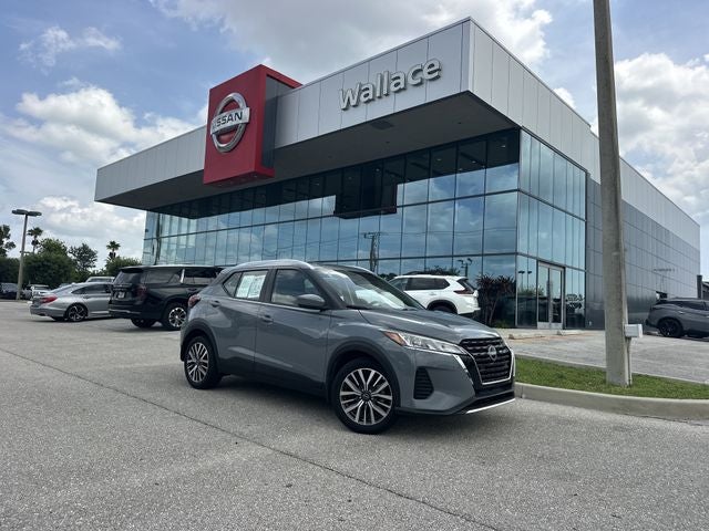 2023 Nissan Kicks SV in Boulder Gray Pearl — front three-quarter view