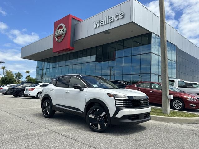 2026 Nissan Kicks SR in Aspen White/Super Black — front three-quarter view