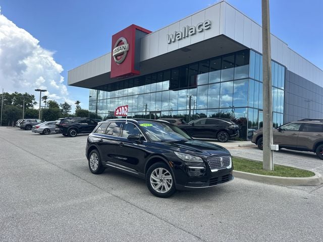 2022 Lincoln Corsair Standard in Black Metallic — front three-quarter view