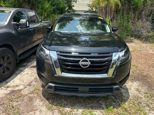 2024 Nissan Pathfinder — side profile view