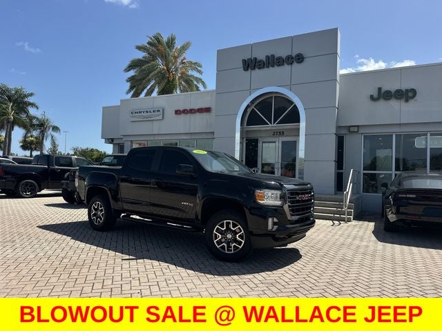 2022 GMC Canyon AT4 w/Leather in Onyx Black — front three-quarter view