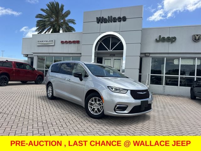 2024 Chrysler Pacifica Touring L in Silver Mist Clearcoat — front three-quarter view