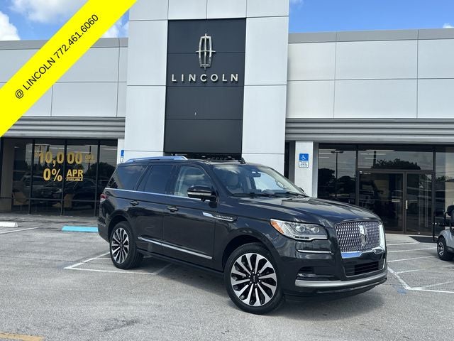 2023 Lincoln Navigator Reserve $104690 New in Starlight — front three-quarter view