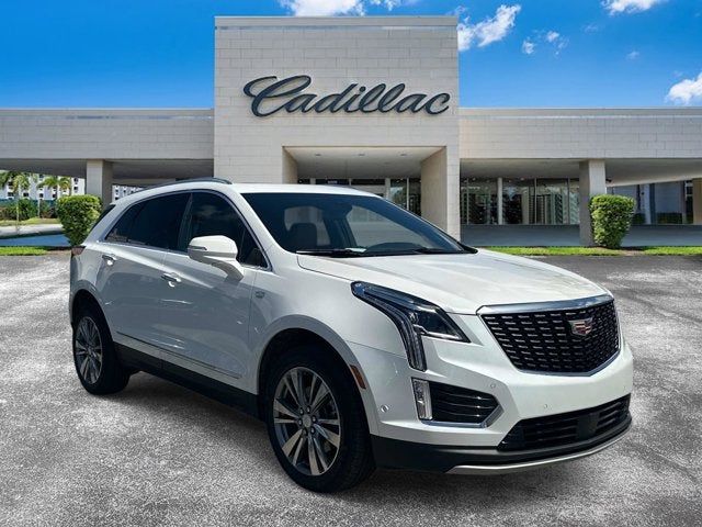 2024 Cadillac XT5 FWD Premium Luxury in Crystal White Tricoat — front three-quarter view